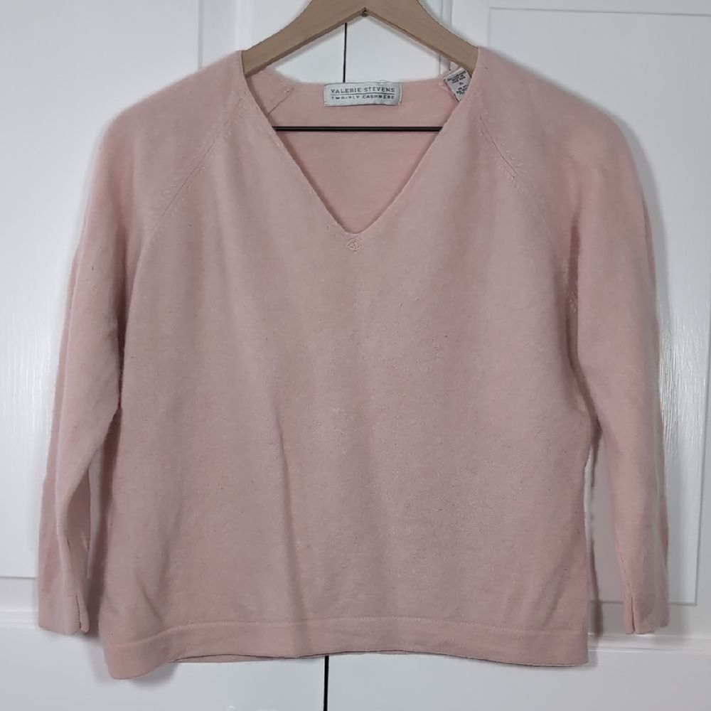 Vintage Valerie Stevens 100% Cashmere V-Neck Sweater Soft Pink Quiet Luxury